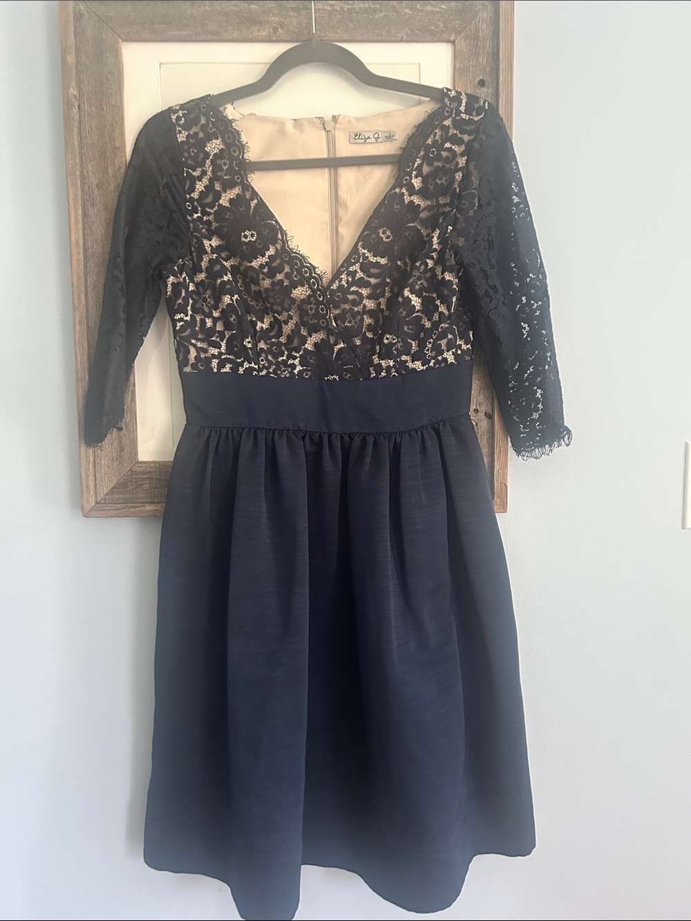 navy Lace and Satin V-Neck Party Dress